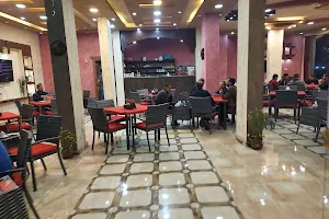 مطعم وكافيه فرساي | Versai restaurant and cafe image