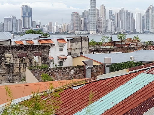 Tántalo Hotel / Kitchen / Roofbar