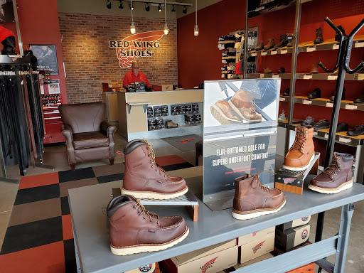 Shoe Store «Red Wing», reviews and photos, 750 N Green Bay Rd, Waukegan, IL 60085, USA