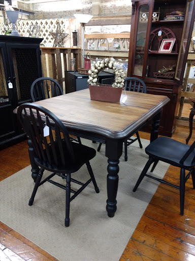 Antique Furniture Store «Jarfly Antique Market», reviews and photos, 47 Railroad Ave, Jefferson, GA 30549, USA