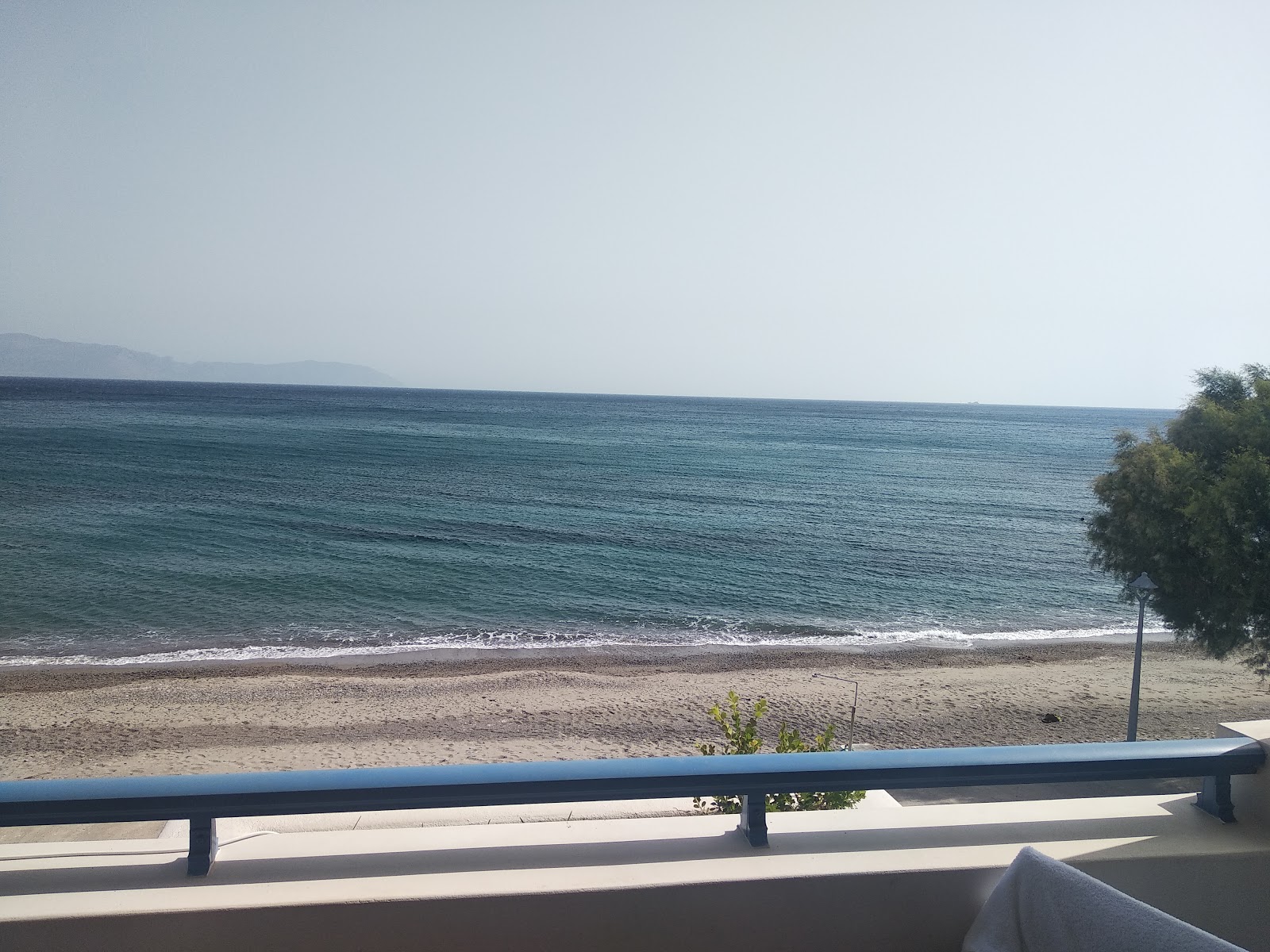 Valokuva Agios Pelagia beach IIista. mukavuudet alueella