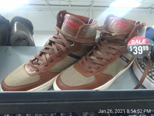 Thrift Store «Texas Thrift Store», reviews and photos, 200 Ash Ave, McAllen, TX 78501, USA