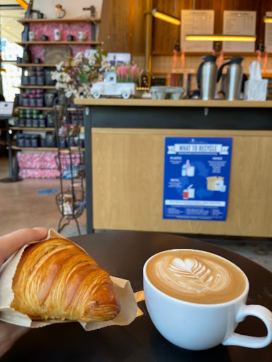 Coffee Shop «Commonwealth Joe Coffee Roasters», reviews and photos, 520 12th St S Suite 150, Arlington, VA 22202, USA