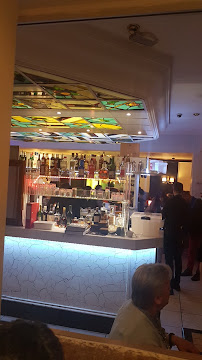 Atmosphère du Restaurant français Taverne La Place Affligem à Toulon - n°10