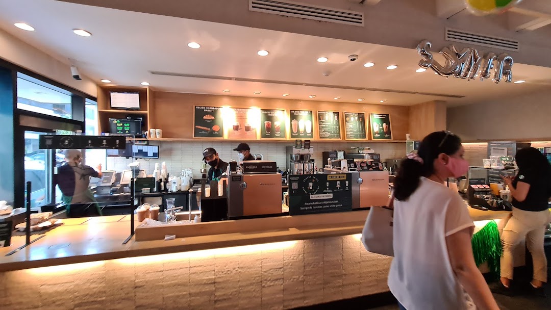 Starbucks Huayacan DT