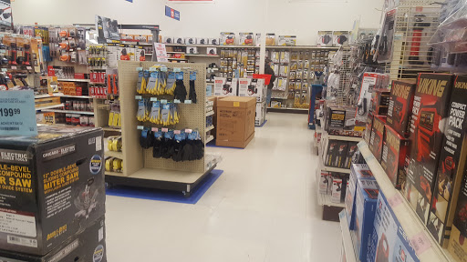 Hardware Store «Harbor Freight Tools», reviews and photos, 2950 NE Hogan Dr, Gresham, OR 97030, USA