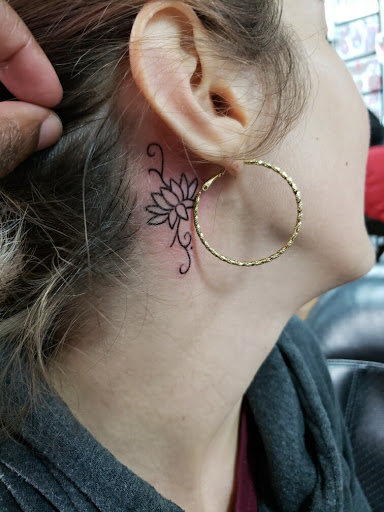 Tattoo Shop «Top Rocker Tattoo», reviews and photos, 16140 N Arrowhead Fountains Center Dr #101, Peoria, AZ 85382, USA