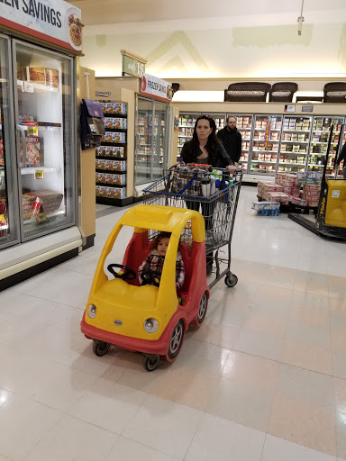 Grocery Store «Giant Food Stores», reviews and photos, 1465 W Broad St, Quakertown, PA 18951, USA