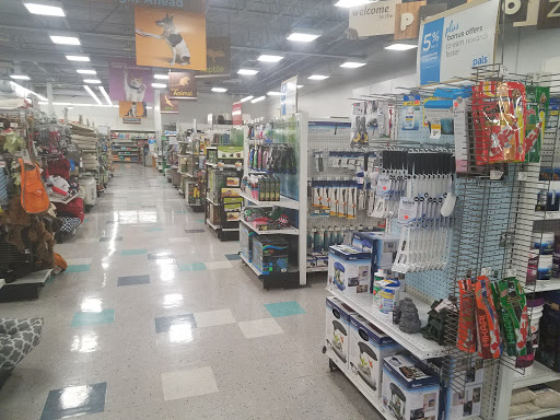 Pet Supply Store «Petco Animal Supplies», reviews and photos, 629 E Dundee Rd, Palatine, IL 60067, USA