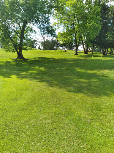 Golf Course «Meadowlake Golf & Swim», reviews and photos, 1211 39th St NE, Canton, OH 44714, USA