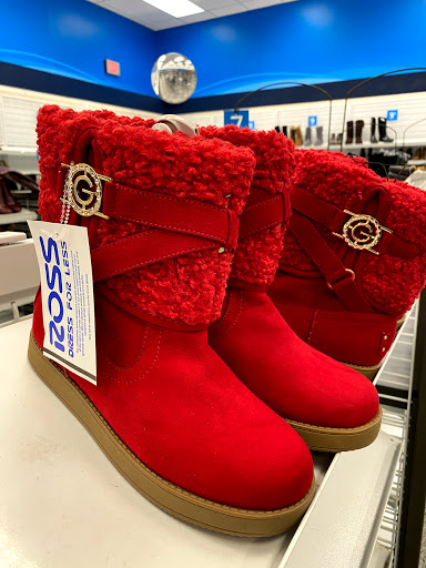 Clothing Store «Ross Dress for Less», reviews and photos, 701 N Milwaukee Ave, Vernon Hills, IL 60061, USA