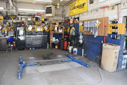 Auto Repair Shop «Dodge St Tire & Auto», reviews and photos, 605 N Dodge St, Iowa City, IA 52245, USA