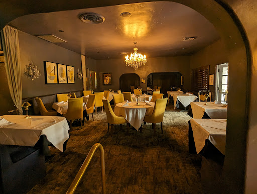 Melvyns Restaurant & Lounge image