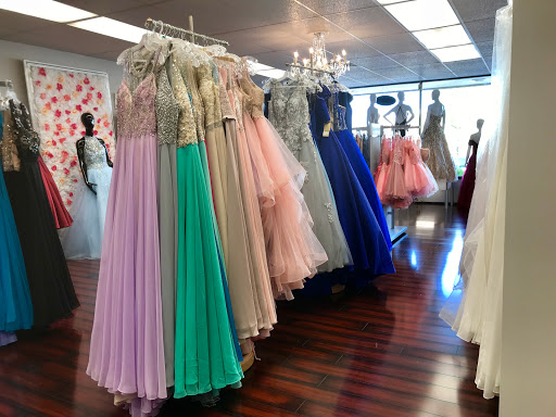 Boutique «Moda Bella Boutique | Quinceañera, Bridal, and Prom Dresses», reviews and photos, 8207 NE Vancouver Mall Dr Suite C, Vancouver, WA 98662, USA