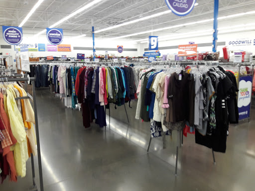 Thrift Store «99th & Camelback Goodwill Retail Store & Donation Center», reviews and photos, 10005 W Camelback Rd, Phoenix, AZ 85037, USA