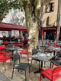 Atmosphère du Café Café Des Négociant à Salernes - n°2