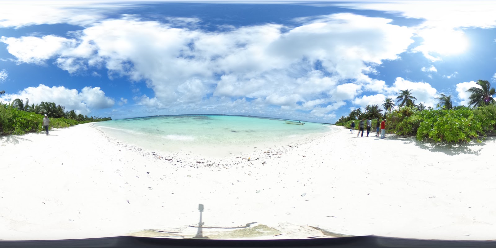 Fotografija Gan island Beach z prostorna obala