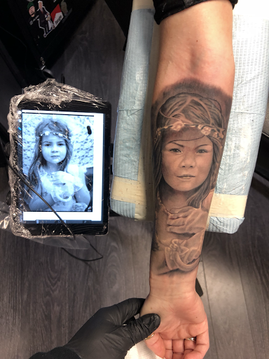 Tattoo Shop «Resurrection tattoo and fine art», reviews and photos, 6982 Whipple Ave NW, North Canton, OH 44720, USA