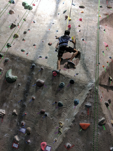Rock Climbing Gym «Vertical Dreams - Nashua», reviews and photos, 25 E Otterson St, Nashua, NH 03060, USA