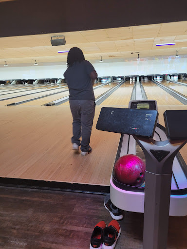 Bowling Alley «AMF Diamond Lanes», reviews and photos, 267 N Forest Blvd, Houston, TX 77090, USA