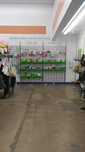 Thrift Store «40th St & Thunderbird Goodwill Retail Store & Donation Center», reviews and photos