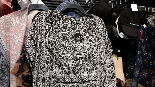 Shoe Store «DSW Designer Shoe Warehouse», reviews and photos, 1015 Cochrane Rd, Morgan Hill, CA 95037, USA