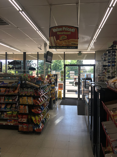 Convenience Store «Regis Convenience Store», reviews and photos, 5001 Lowell Blvd, Denver, CO 80221, USA