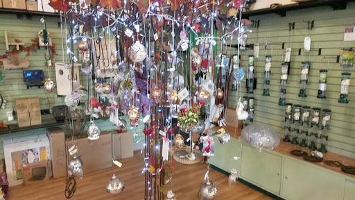 Seed Supplier «Wild Birds Unlimited», reviews and photos, 1192A W Kemper Rd, Cincinnati, OH 45240, USA