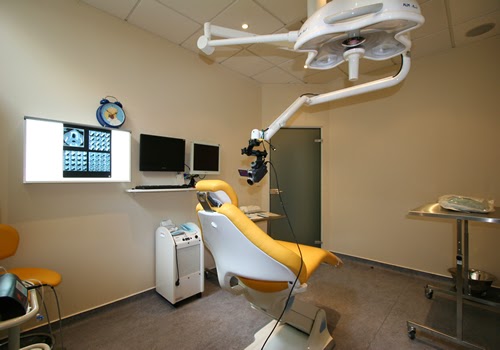 Dr. Marc Lachaux - Chirurgien dentiste implantologie à Avon