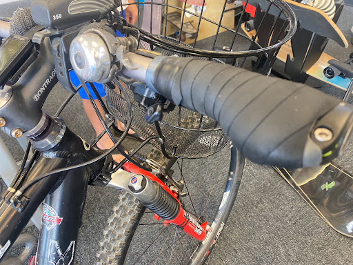 Sporting Goods Store «Play It Again Sports Los Alamitos», reviews and photos, 4141 Katella Ave, Los Alamitos, CA 90720, USA