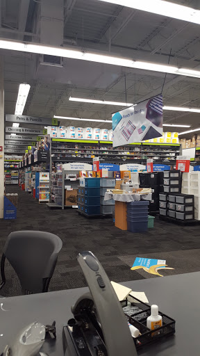 Office Supply Store «Staples», reviews and photos, 7910 Gall Blvd, Zephyrhills, FL 33541, USA