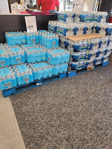 Office Supply Store «Staples», reviews and photos, 23131 Michigan Ave, Dearborn, MI 48124, USA