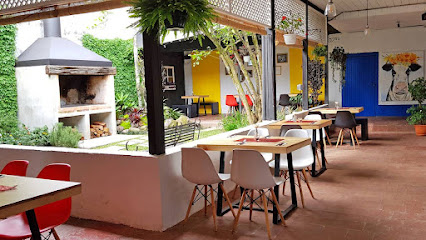Mamalila | Restaurante - 100 metros este de Autopits en la entrada de, Cartago Province, Cartago, Costa Rica