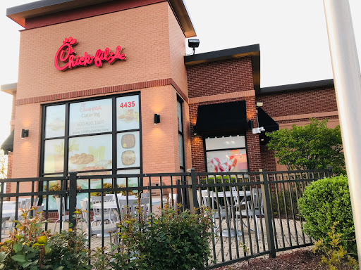 Fast Food Restaurant «Chick-fil-A», reviews and photos, 4435 Fox Valley Center Dr, Aurora, IL 60504, USA