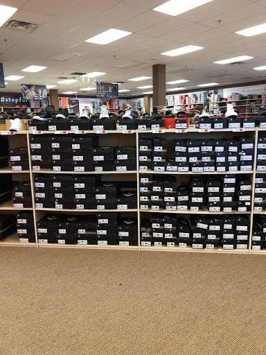 Shoe Store «Famous Footwear», reviews and photos, 975 I-30 Frontage Rd, Rockwall, TX 75087, USA