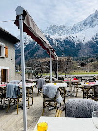 Atmosphère du Restaurant français La Crémerie des Aiguilles à Chamonix-Mont-Blanc - n°2