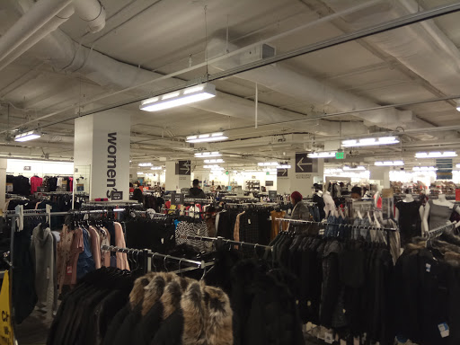 Department Store «Nordstrom Rack 12th Street», reviews and photos, 555 12th St NW c120, Washington, DC 20004, USA