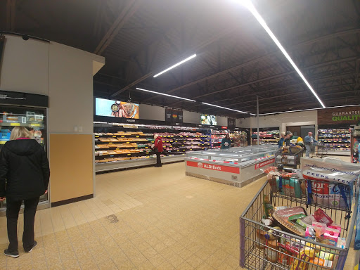 Supermarket «ALDI», reviews and photos, 1114 S Main St, West Bend, WI 53095, USA