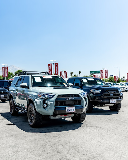 Toyota Dealer «Claremont Toyota», reviews and photos, 601 Auto Center Dr, Claremont, CA 91711, USA