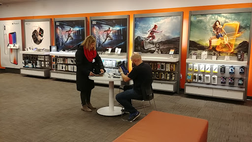 Cell Phone Store «AT&T Authorized Retailer», reviews and photos, 7905 Great Plains Blvd #120, Chanhassen, MN 55317, USA