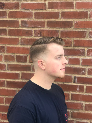 Barber Shop «Classic Sports Barber Shop», reviews and photos, 105 5th Ave N, Franklin, TN 37064, USA