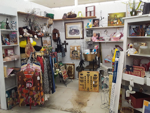 Flea Market «Traderbakers Flea Market», reviews and photos, 2080 Burton Ln, Martinsville, IN 46151, USA
