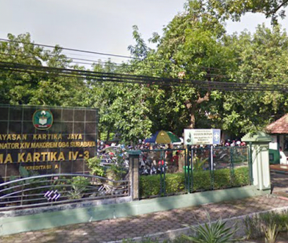 Sekolah Menengah Atas Kartika IV-3 Surabaya