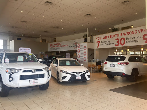 Car Dealer «Grants Pass Toyota», reviews and photos, 375 Redwood Hwy, Grants Pass, OR 97527, USA