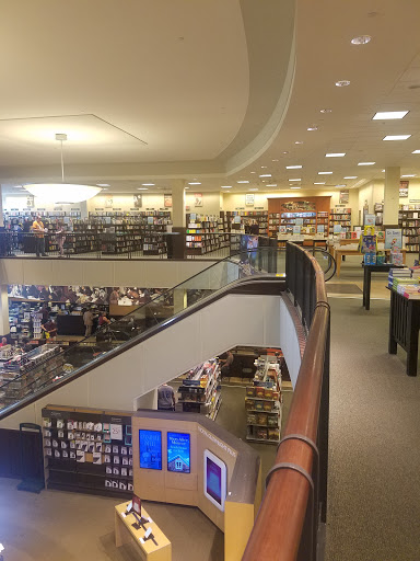 Book Store «Barnes & Noble», reviews and photos, 3 S Tunnel Rd, Asheville, NC 28805, USA