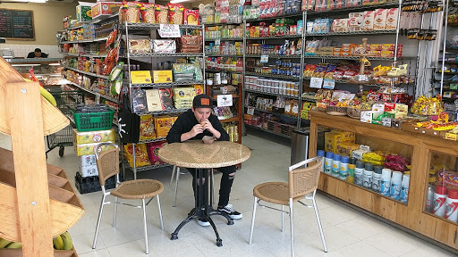 Butcher Shop «El Mercado - Market - Butcher - Empanadas», reviews and photos, 3767 N Southport Ave, Chicago, IL 60613, USA