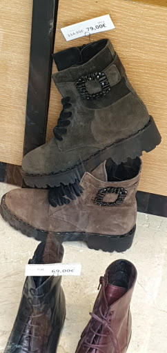 Stores to buy boots Seville