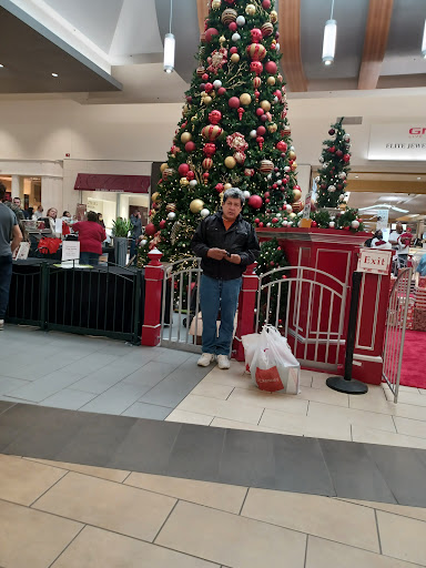 Shopping Mall «Spotsylvania Towne Centre», reviews and photos, 137 Spotsylvania Mall Dr, Fredericksburg, VA 22407, USA