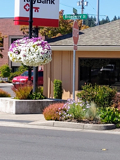 Grocery Store «Harvest Market Estacada», reviews and photos, 280 N Broadway St, Estacada, OR 97023, USA