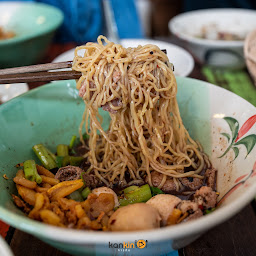 ก๋วยเตี๋ยวเรือไฟลุก
